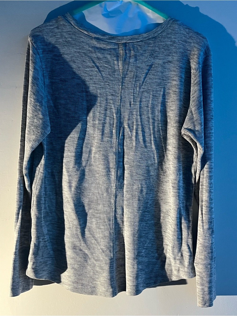 *2 PAIRS* Long Sleeve Thermal Tops w/ quarter buttons - Picture 3 of 5